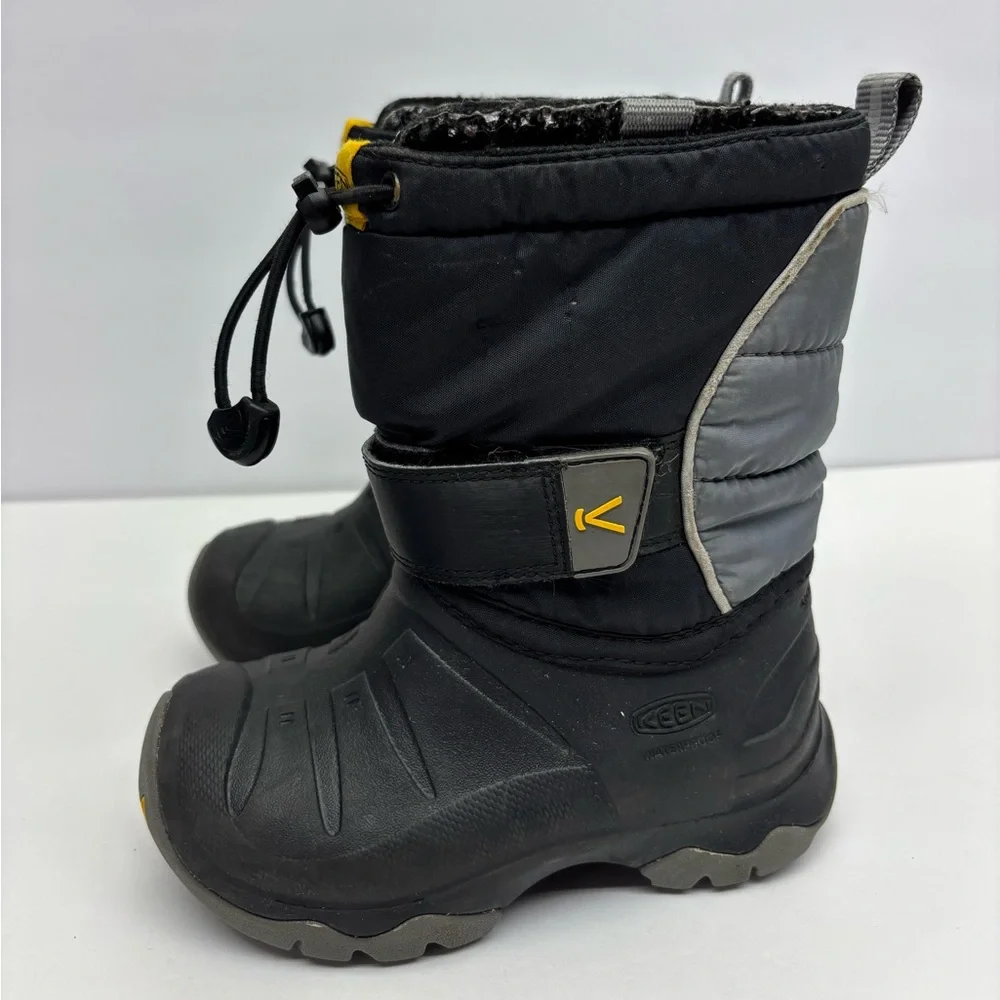 KEEN Black Winter Boots with Yellow Accent, SZ 10 toddler boy, box 35